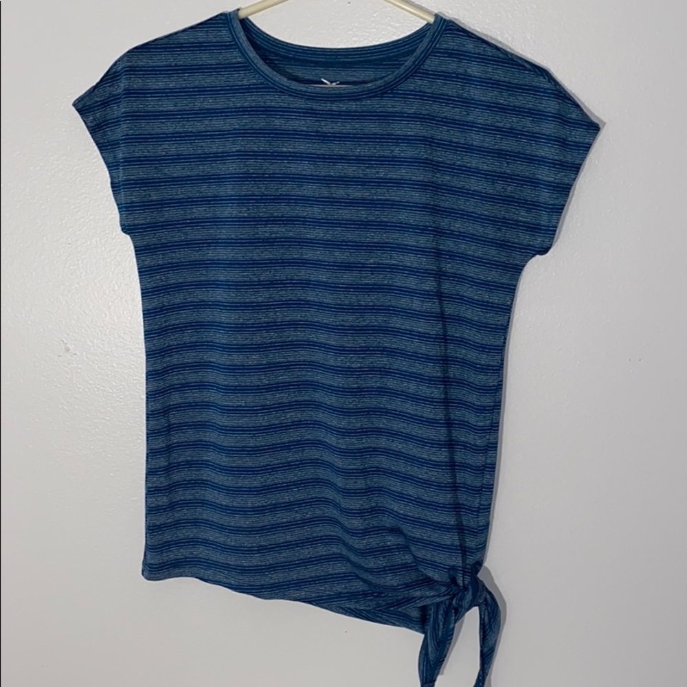 Athletic shirt